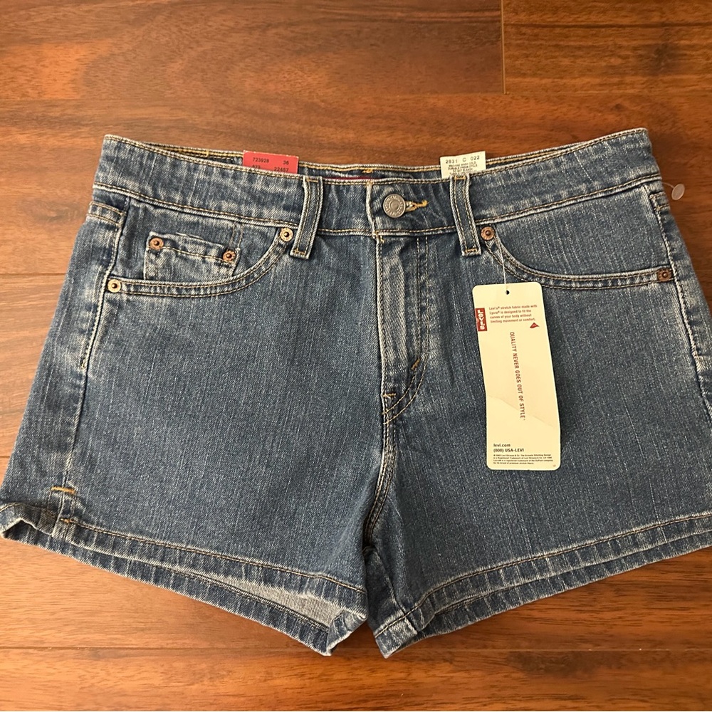 Levi's Classic Blue Jean Shorts for Women - Picture 2 of 4